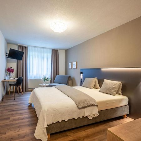 Hotel Alpina Schiers Bagian luar foto